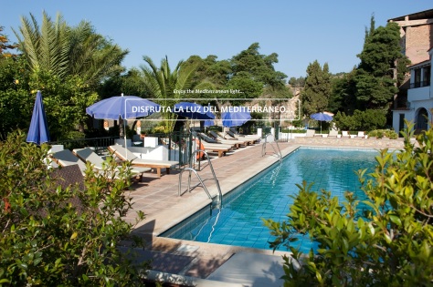 Hotel Alcadima Piscina outdoor swimming pool WEB 2